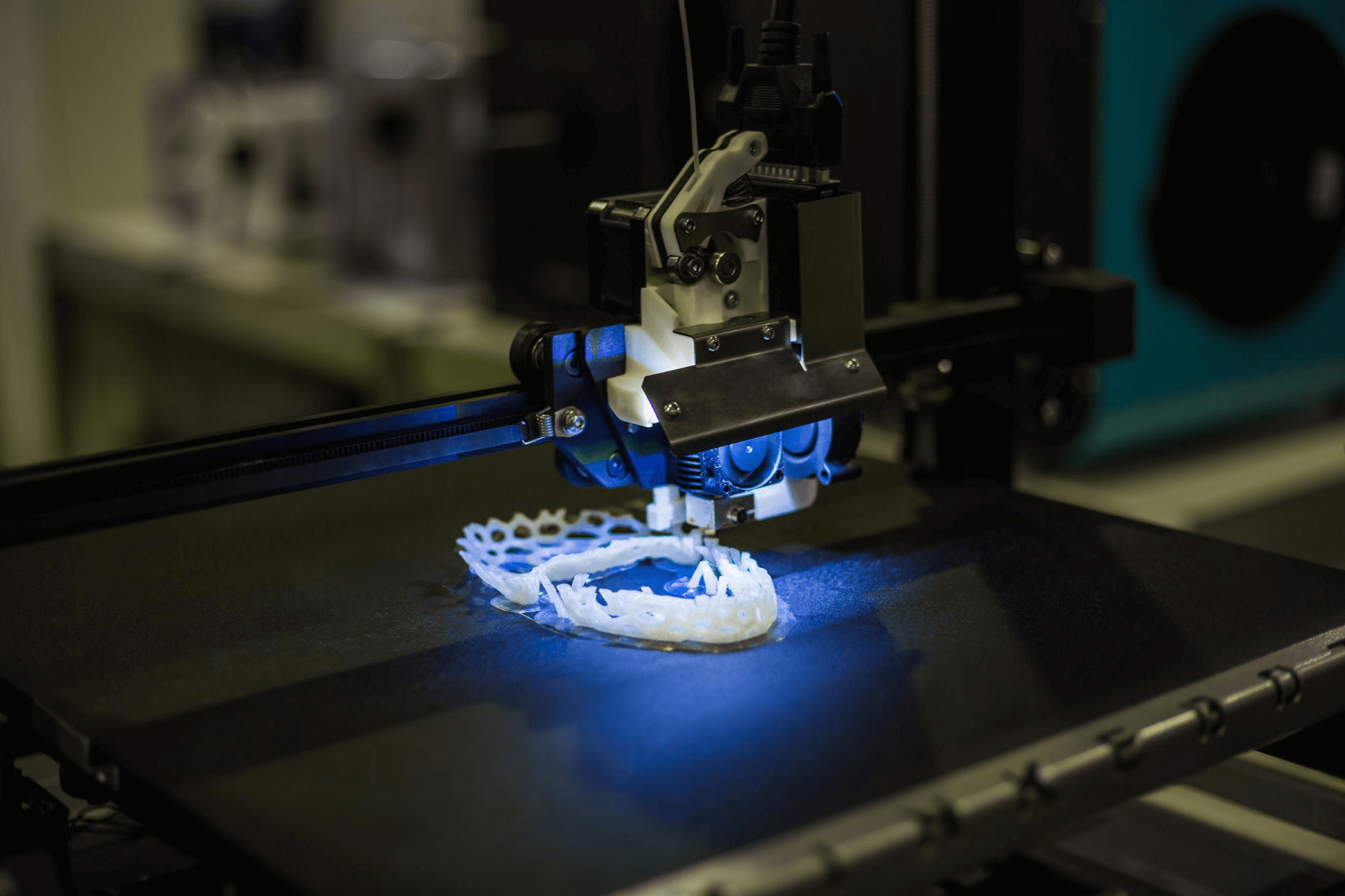 3D printer producing a physical prototype